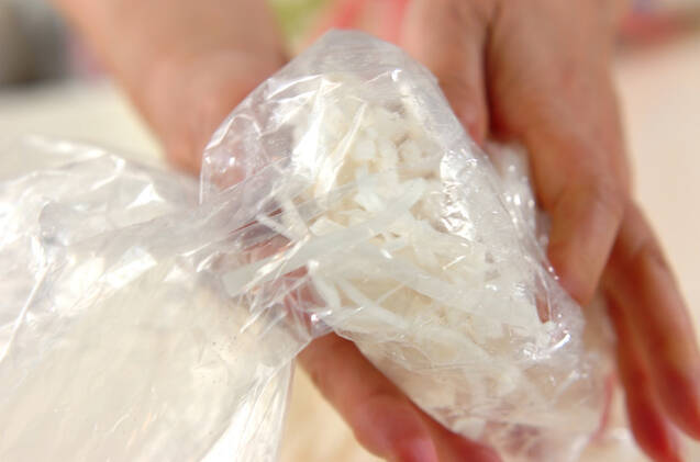 大根と大根葉のピリ辛和え　【大根下部+大根葉】の作り方の手順1