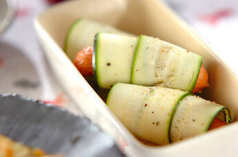 くるくるズッキーニのサラダ