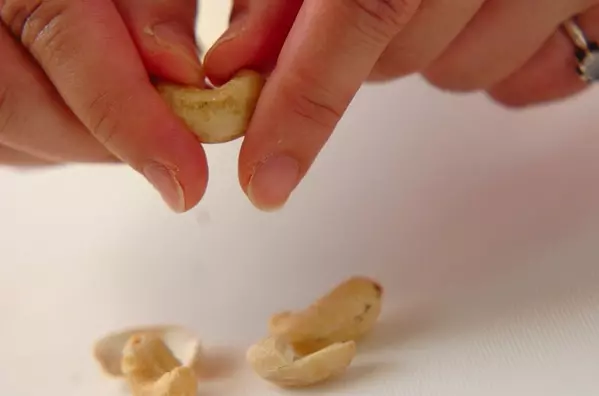 ナッツのハチミツ漬けの作り方1