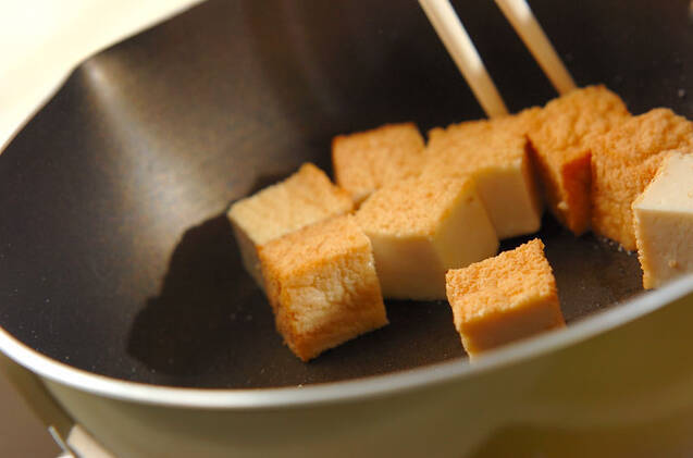 モヤシと厚揚げのオイスターソース丼の作り方の手順2