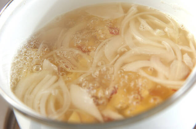 サツマイモのみそ汁の作り方の手順3