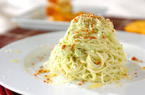 アボカドとチーズのパスタ