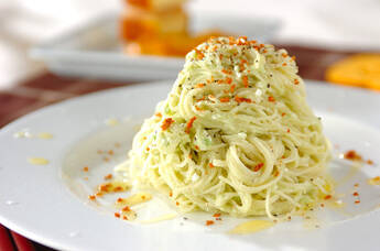 アボカドとチーズのパスタ