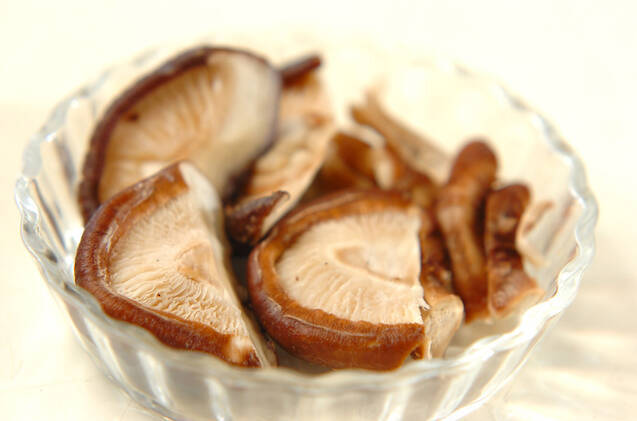 豚とシイタケのスープの作り方の手順1