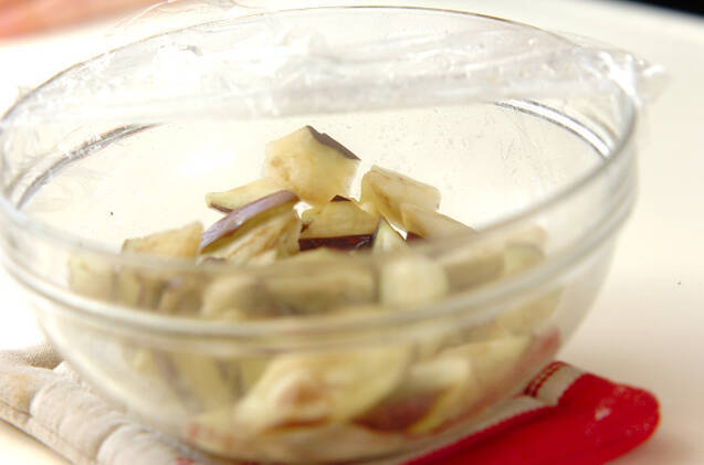 レンジでナスのゴマ和えの作り方の手順1