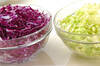 二色のコールスローの作り方の手順1