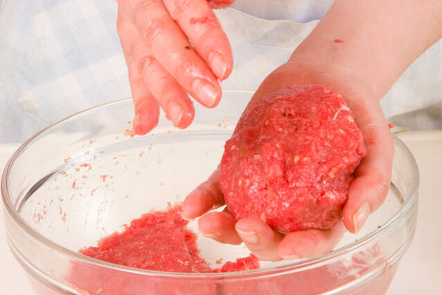 懐かしいメンチカツの作り方の手順3