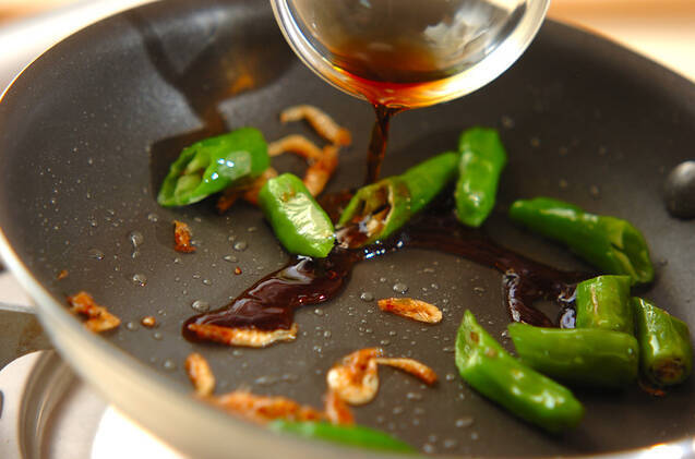 シシトウの桜エビ炒めの作り方の手順3