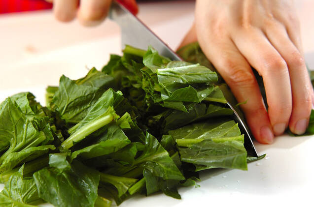 青菜のゴマ和えの作り方の手順1