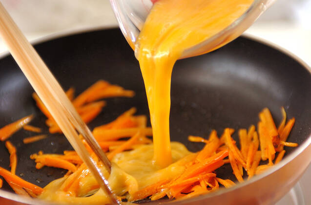 ニンジンの卵炒めの作り方の手順2