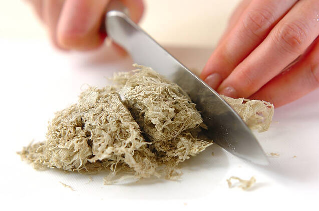 とろろ昆布のお吸い物の作り方の手順1