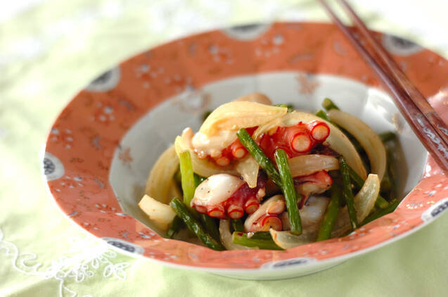 にんにくの芽とタコの炒め和え