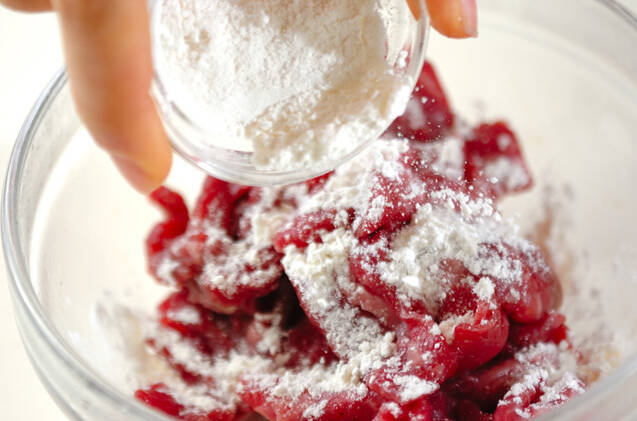 牛肉とタケノコのエスニック炒めの作り方の手順1