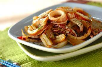 イカと玉ネギのガーリック炒め