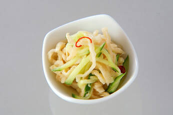 切干し大根のゴマ酢和え