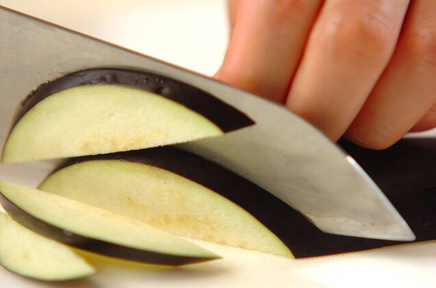 ひき肉とナスのみそ炒めの作り方の手順1