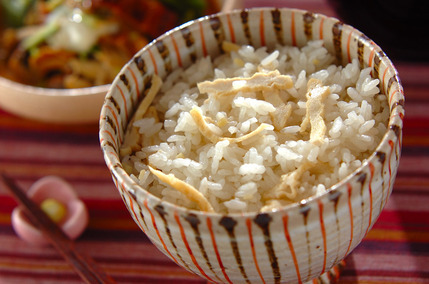 ショウガと油揚げの炊き込みご飯