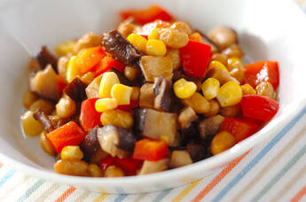 大豆とシイタケのバターじょうゆ炒め