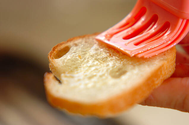 バジル風味のアボカドサーモンのカナッペの作り方の手順2