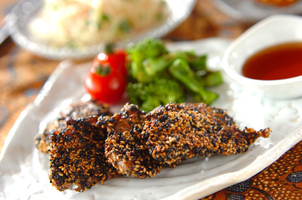 豚肉の2色ゴマ揚げ焼き