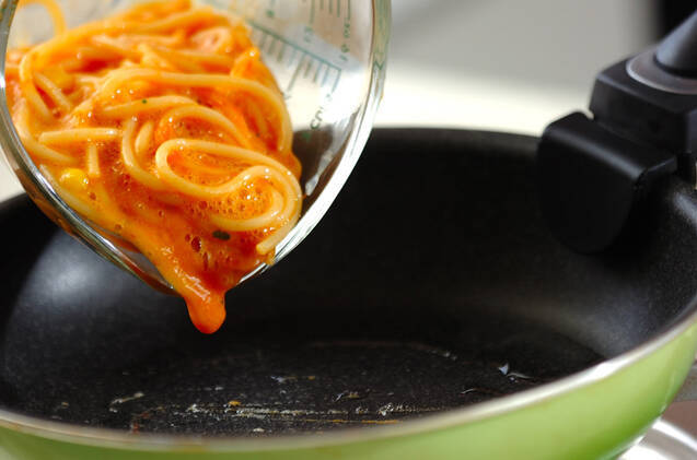 パスタ入りオムレツの作り方の手順2