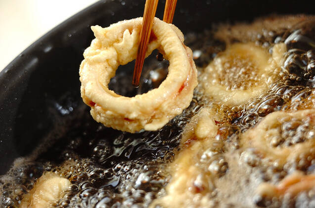 イカと玉ネギの揚げ物の作り方の手順7
