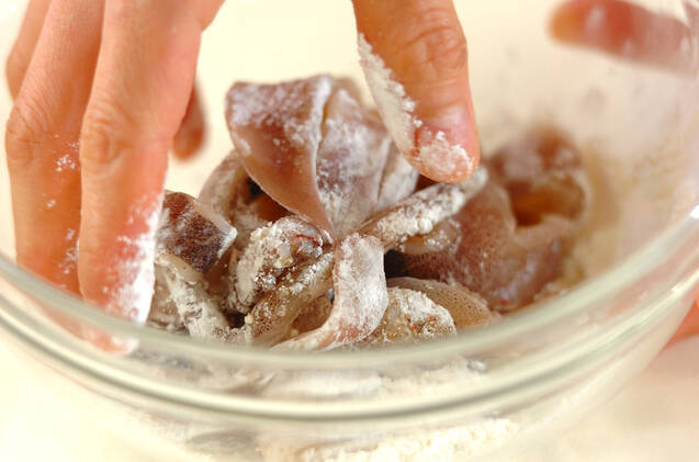 イカと玉ネギの揚げ物の作り方の手順5