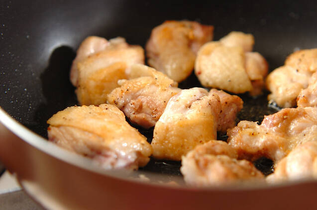 鶏肉とカリフラワーのクリーム煮の作り方の手順2