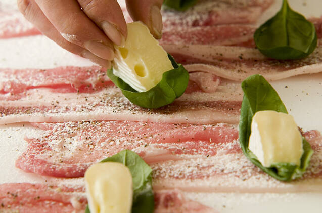 チーズの肉巻きフライの作り方の手順1