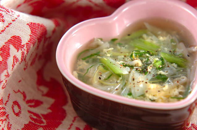 小松菜ともやしと2種の野菜のふわふわ卵鶏がらスープ