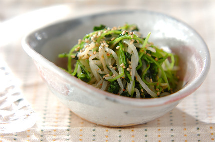 豆苗とモヤシのキムチ風