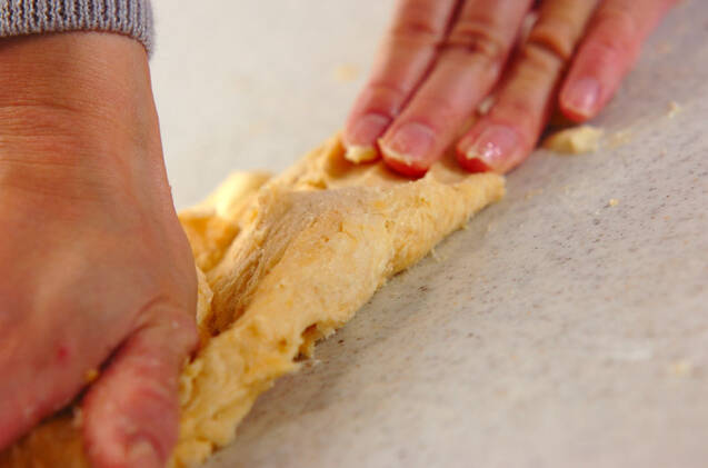 サンタとトナカイのなかよしパンの作り方の手順3