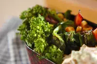 菜の花とベーコンの炒め物