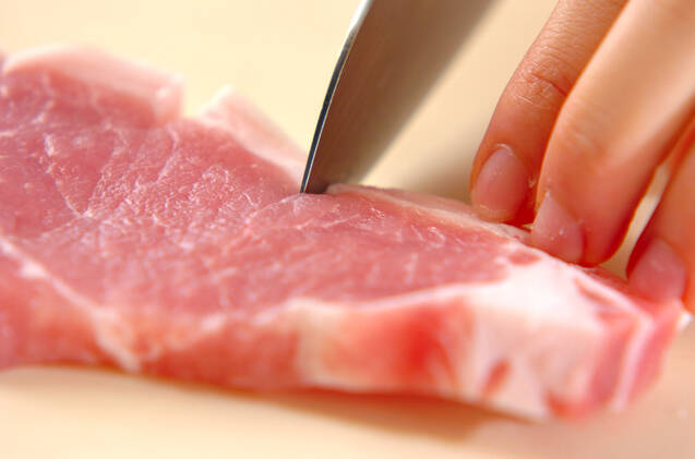 豚肉のトマトソース煮の作り方の手順1