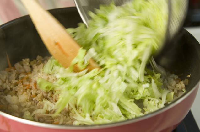 豚レタスの混ぜご飯の作り方の手順4