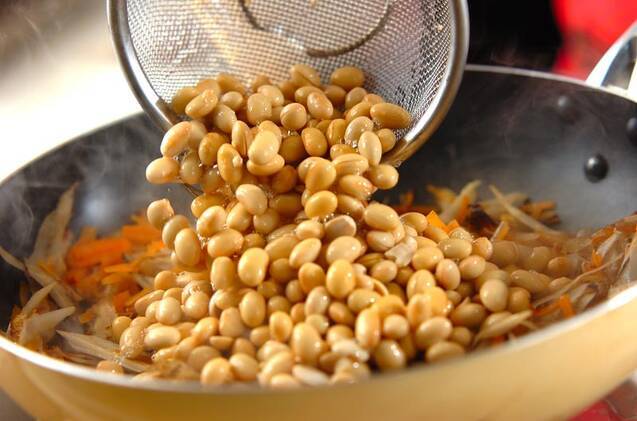 大豆の炒め煮の作り方の手順4