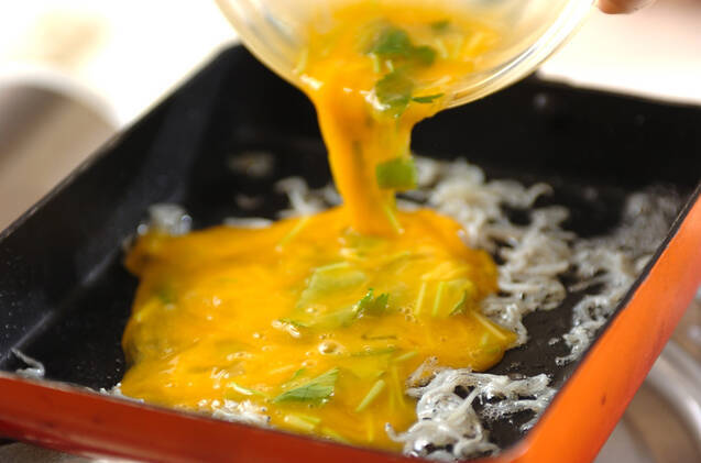 シラスの卵焼きの作り方の手順2