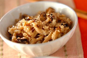 餅入りキノコ炊き込みご飯