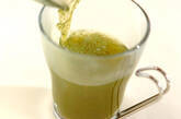 お肌喜ぶ大葉とレモンのスムージーの作り方4