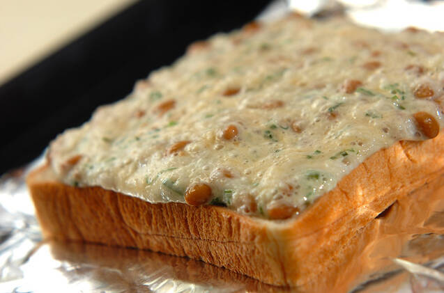 納豆と長芋のトロトロトーストの作り方の手順2