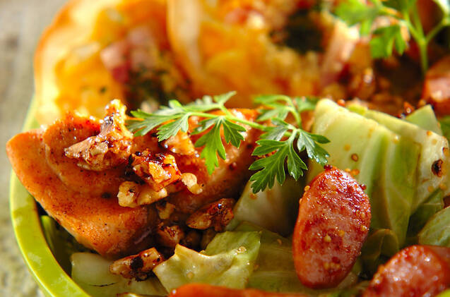 サーモンのナッツソースがけ