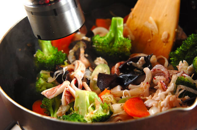 イカと卵白の塩炒めの作り方の手順8