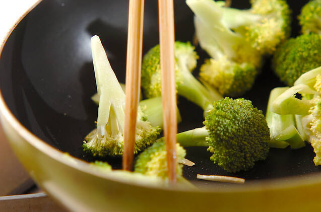 ブロッコリーと貝柱炒めの作り方の手順4