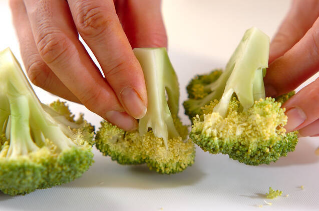 ブロッコリーと貝柱炒めの作り方の手順1