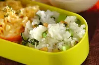 松の実と小松菜の混ぜご飯