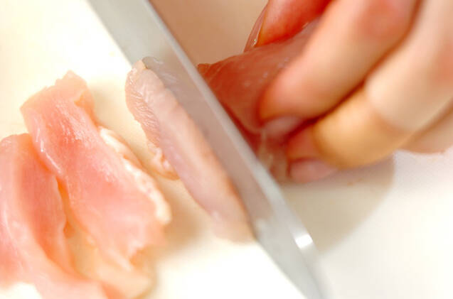 さっぱりヘルシー！鶏むね肉とキュウリの甘酢和え by 中島 和代さんの作り方の手順1