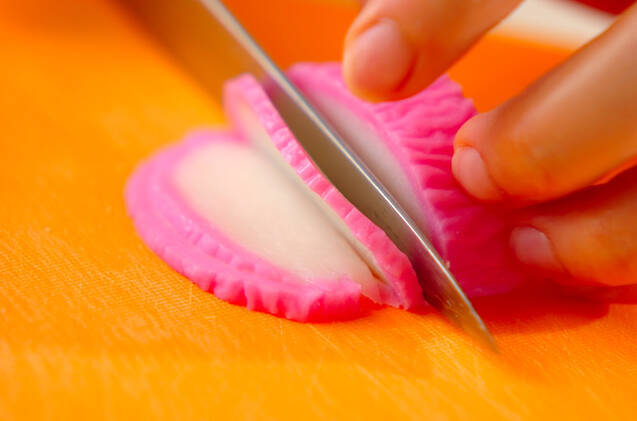 ワカメとカマボコのお吸い物の作り方の手順2