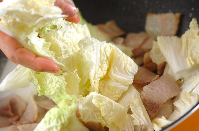 白菜と豚肉の煮物の作り方の手順3