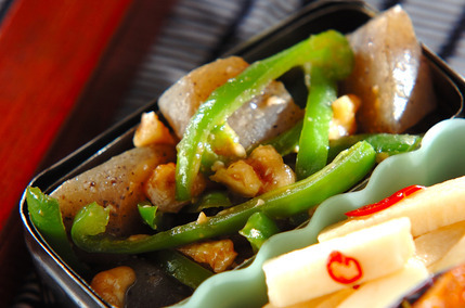 ピーマンとコンニャクのみそ炒め