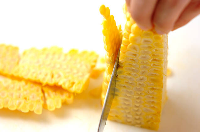 生トウモロコシのみそ汁の作り方の手順1